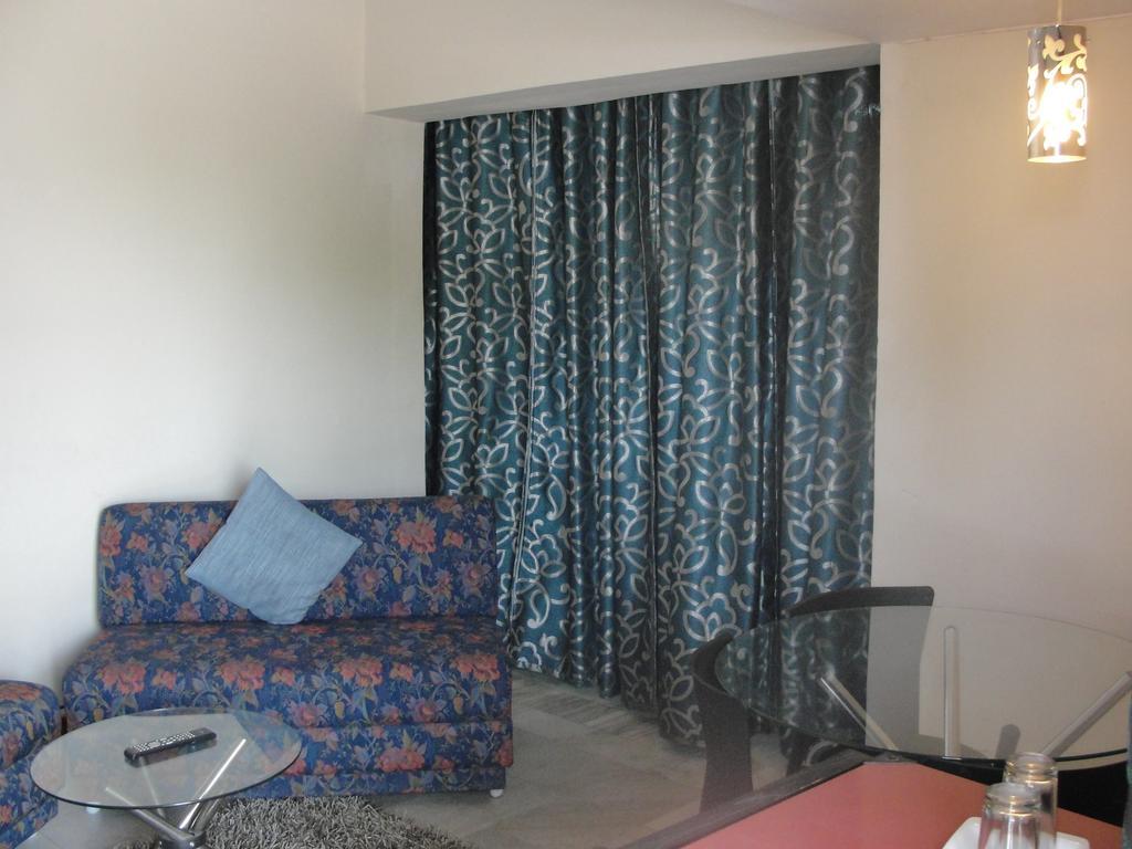 Oyo 15791 Flagship Hotel Executive Hazratganj Lucknow Bagian luar foto