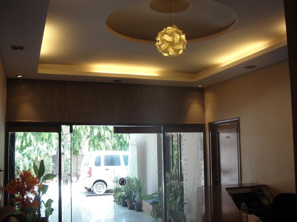 Oyo 15791 Flagship Hotel Executive Hazratganj Lucknow Bagian luar foto