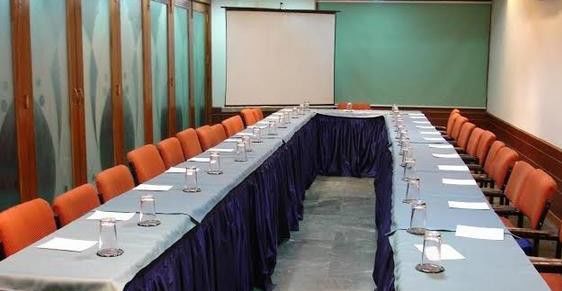Oyo 15791 Flagship Hotel Executive Hazratganj Lucknow Bagian luar foto