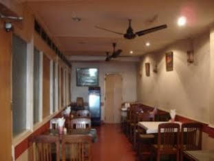 Oyo 15791 Flagship Hotel Executive Hazratganj Lucknow Bagian luar foto